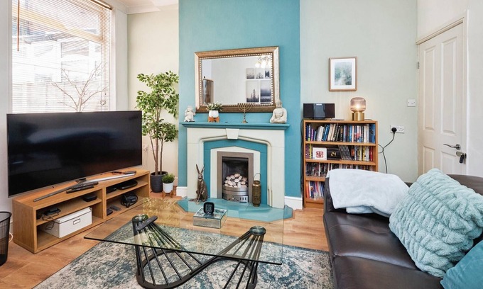 Erdington House | Renovated 3 Bed House by station, 10 Mins to Bham