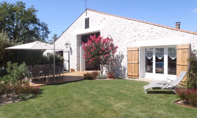 Saint-Mathurin Cottage | Renovated barn, 85150 Saint-Mathurin, Vendee, Pays de la Loire, quiet guaranteed