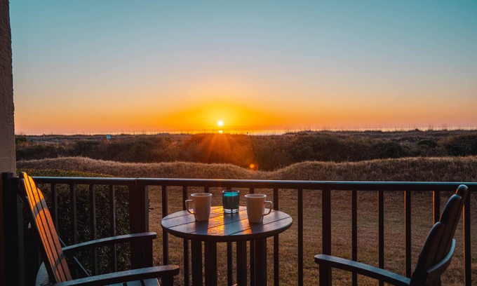 Folly Field Condo | Renovated. Beautiful. Immaculate. Direct Ocean Front in Full Amenity Resort.