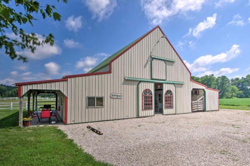 Perrysville Apartment | Renovated Bunkhouse on 12-Acre Horse Farm!