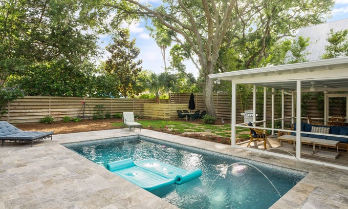 East Beach House | Renovated Cottage w/New Heated Swimming Pool at East Beach's 6th St. Access