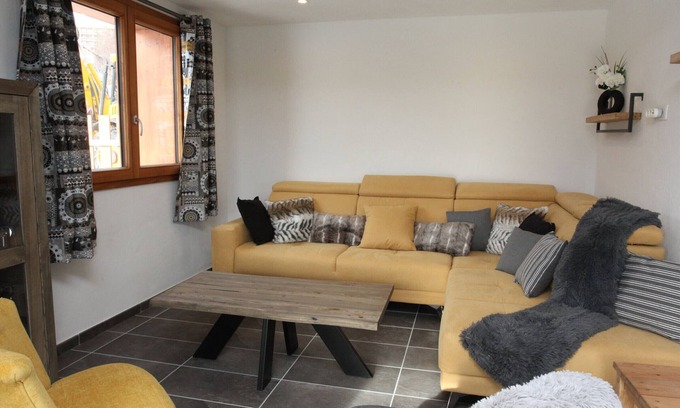 La Toussuire Ski Chalet | Renovated chalet, 3 beds, parking, near shops