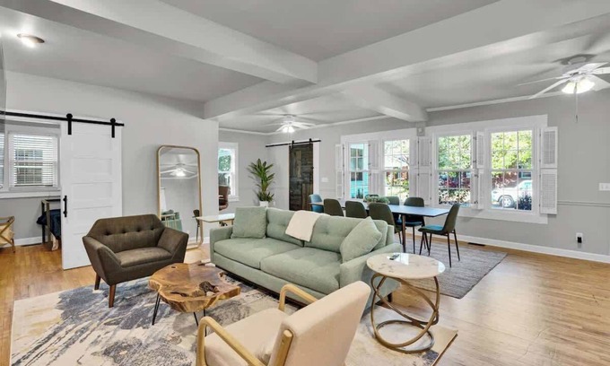 Rosewood House | Renovated, Downtown, King, Screened Porch, Stadium