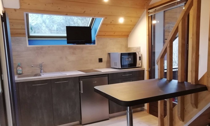 Thones Apartment | Renovated Duplex Studio