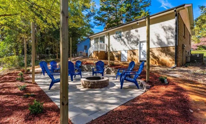 North Raleigh House | Renovated N Raleigh home w firepit wifi & king bed