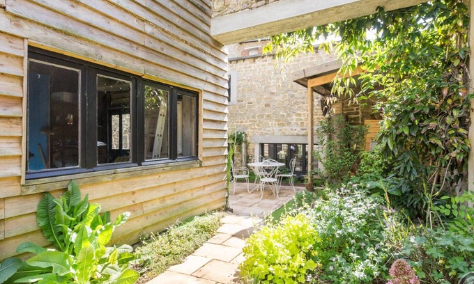 La Haye-Pesnel Cottage | Renovated Norman house with patio, near Granville