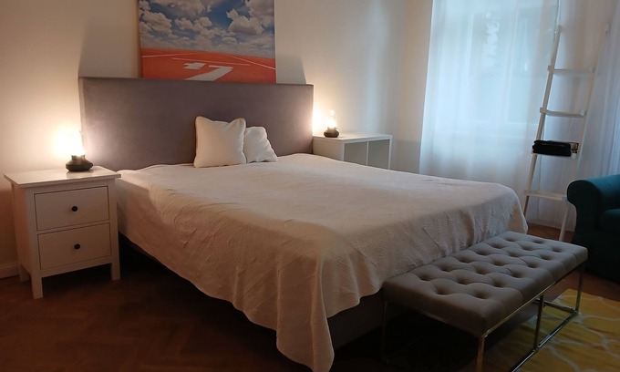 Outer Neustadt Apartment | Renovated old apartment in Dresden Neustadt