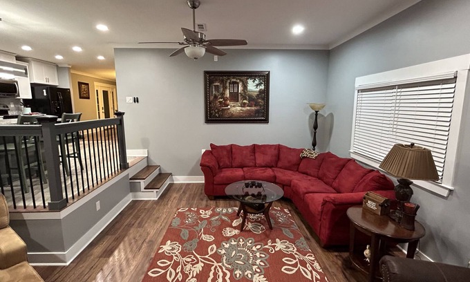 Hopewell House | Renovated ranch home, 1850 sf-15 mins to Whacker -25 mins to Chattanooga Airport