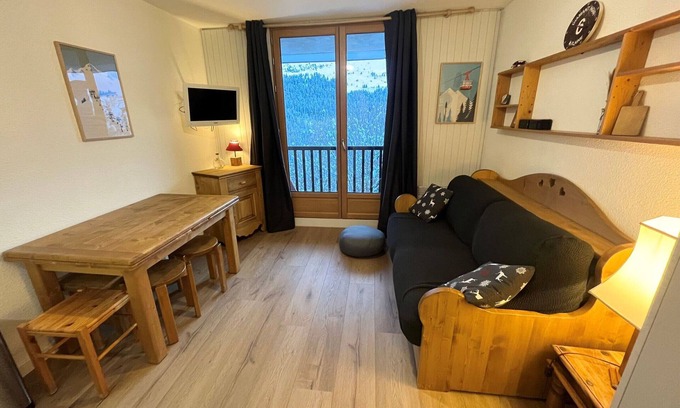 Flaine Apartment | Renovated Studio - Flaine Forêt - 4 ppl, Balcony, Ski Locker