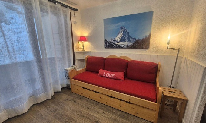 Les Boisses Apartment | Renovated studio with balcony, ski-in/ski-out, WiFi, pets allowed