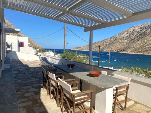 Kamares Villa | Renovated traditional family house in Sifnos