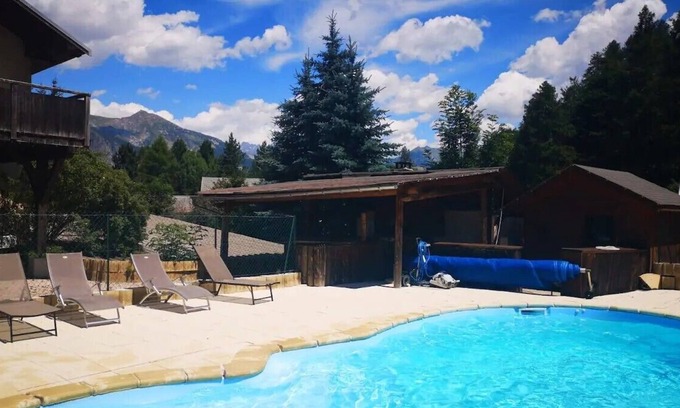 Saint-Leger-les-Melezes Ski Chalet | Rent chalet 8 pers. in Saint Léger les Mélèzes