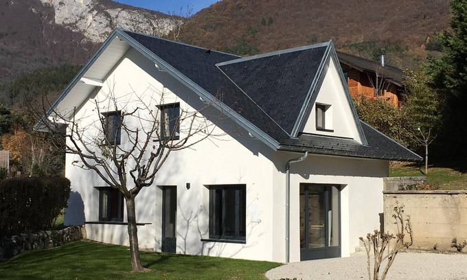 Saint-Jean-dʼArvey House | Rent in Savoy house renovated in 2017 near ski