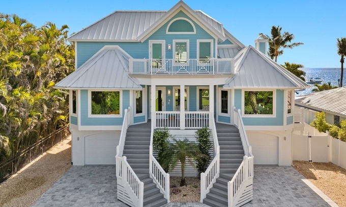Captiva House | RENT NOW! NEW, WATERFRONT HOME, IN VILLAGE, POOL, HOT TUB, DOCK, PUTTING GREEN!