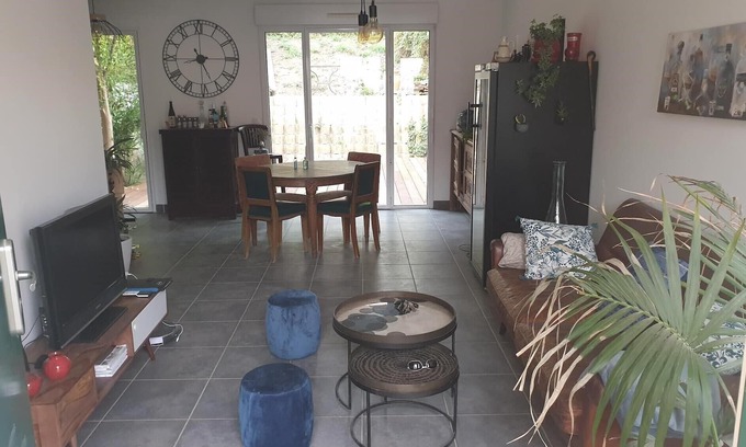 Peyrolles-en-Provence House | rental detached house