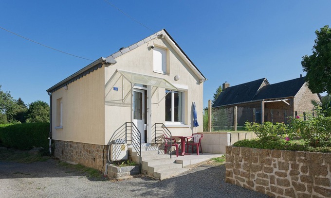 Monthault Cottage | Rental for 2 people, 7 km from Louvigné-du-Désert (35420)