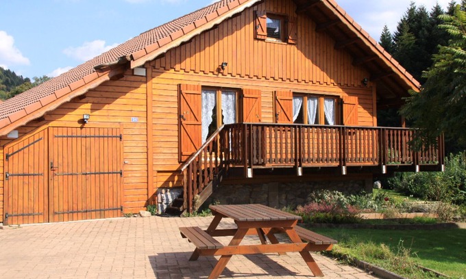 Rochesson House | Rental of 12 gîtes and 1 chalet that can accommodate 2 to 10 people.