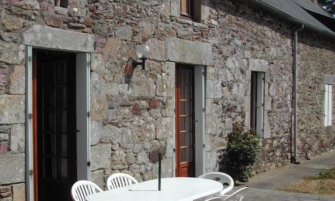 Ruca House | Rental Typical Longère Farmhouse Quiet/enclosed grounds 4 People