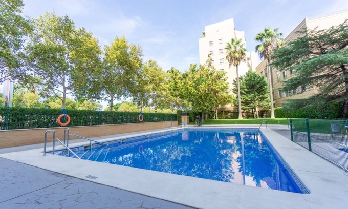 Macarena Tres Huertas-Macarena Cinco Apartment | RentalSevilla Sailing the Guadalquivir