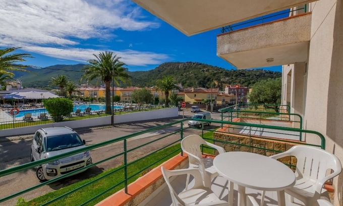 Roses Town Center Resort | Rescator Resort 115 - One Bedroom Resort, Sleeps 4