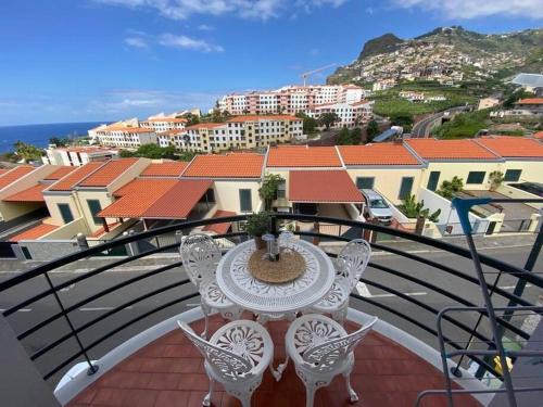 Camara de Lobos Apartment | Residência Azevedo