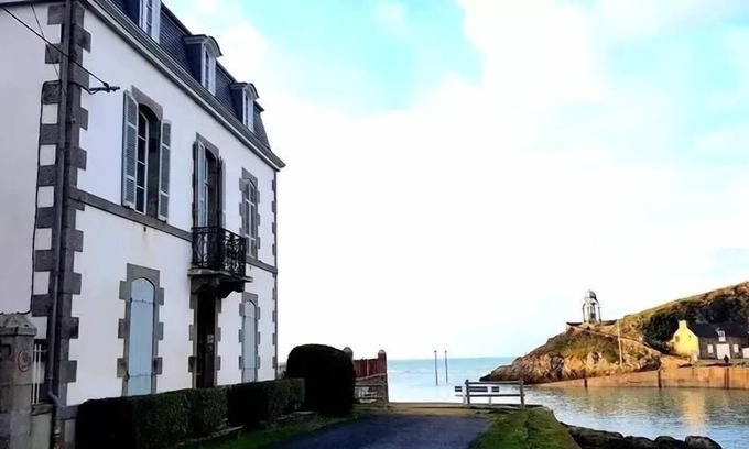 Pleneuf-Val-Andre Villa | Residence 619-pleneuf Val Andre - Large villa of 140m2, with splendid views of the port of Dahouët.