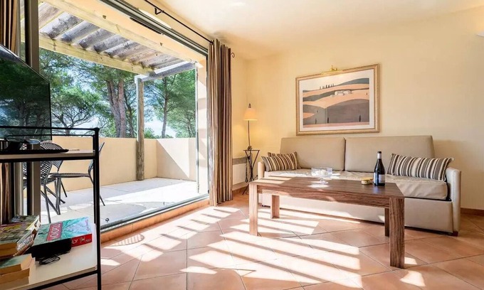 Saumane-de-Vaucluse Apartment | Residence Domaine Provence Country Club* - 3 rooms 7 people Premium