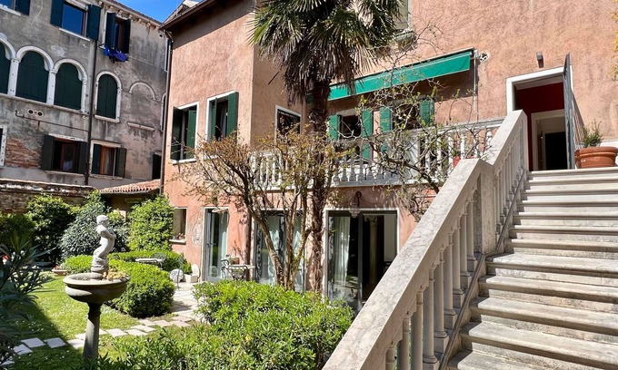 Cannaregio Apartment | Residence Flowery Terrace (12 pax)