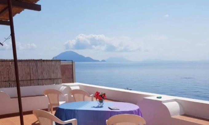 Alicudi House | Residence hotel Il mulino