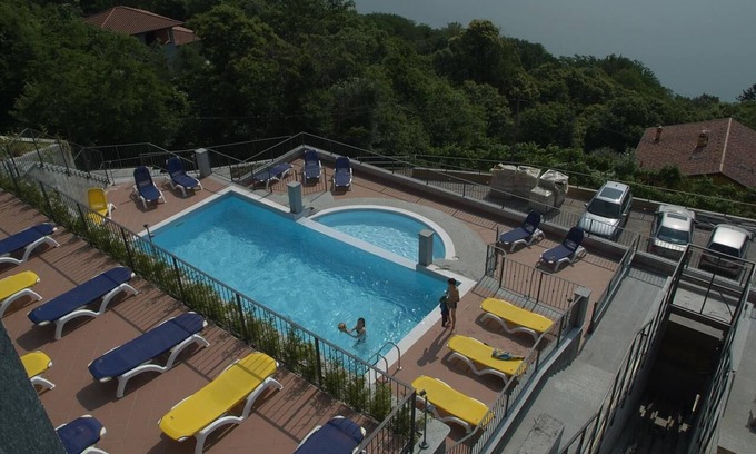 Oggebbio Apartment | Residence Il Vigneto Due Two-room apartment Bilo 4 for 4 persons