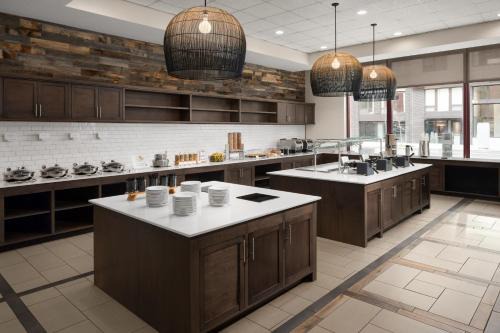 Downtown Portland Hotel | Residence Inn Portland Downtown/RiverPlace