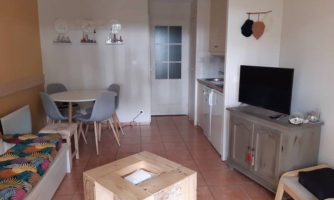 Lacanau-Ocean Apartment | Residence Lacanau les Pins - T2 apartment with private and heated pool