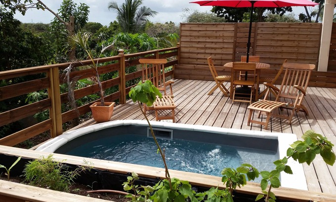 Le Moule Apartment | Residence Les 2 Moulins with private pools/jacuzzis and 3 minutes from the beach
