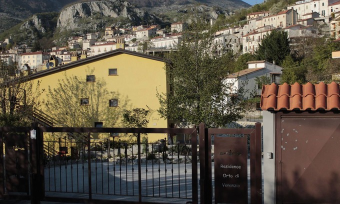 Barrea Apartment | Residence 'Orto di Venanzio' - The Red Lily