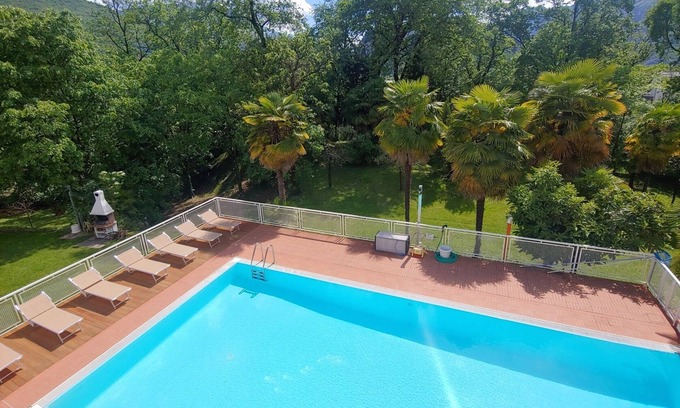 Arco House | Residence Pratosaiano Orange/Green