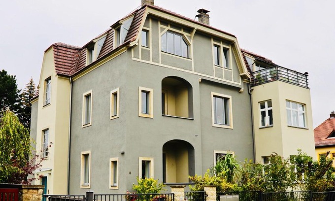 Buhlau/Weier Hirsch Apartment | Residenz am Dresdner Stadtwald