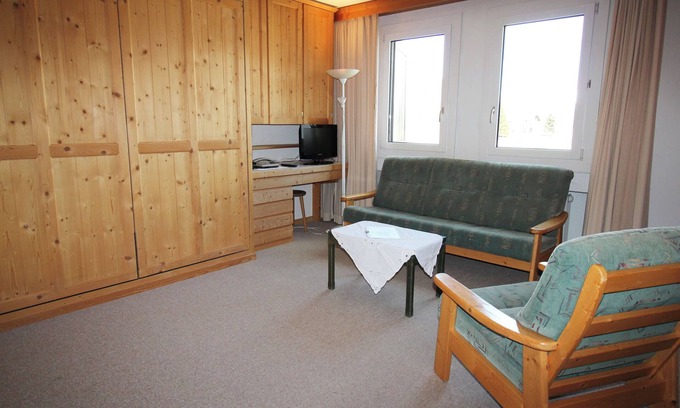 Sils-Maria Apartment | Residenza Lagrev - 1 room flat no. 018 - type 12B - raised ground floor - east