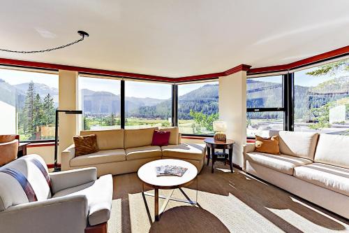 Olympic Valley Apartment | Resort at Everline Resort & Spa #560