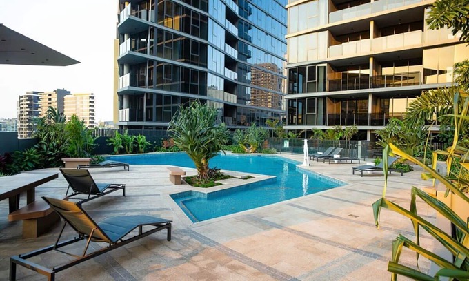 South Brisbane Apartment | Resort Living 2BR with Pool, Spa, Gym & Parking