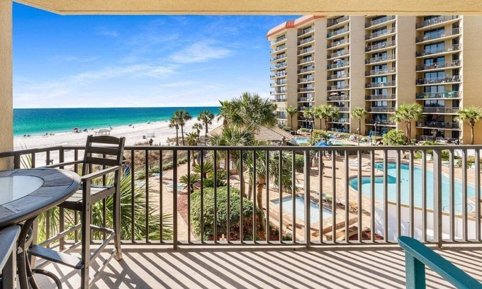 Thomas Drive Condo | Resort Living, 20th Floor Condo, Balcony, Sleeps 8