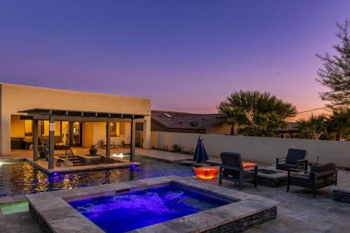 Lake Havasu City House | Resort Style Home Swim Up Bar Spa Firepit