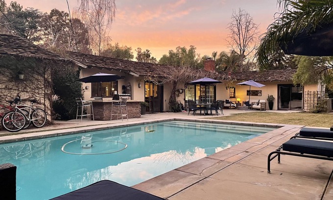 Woodland Hills House | Resort style single level contemporary home with pool