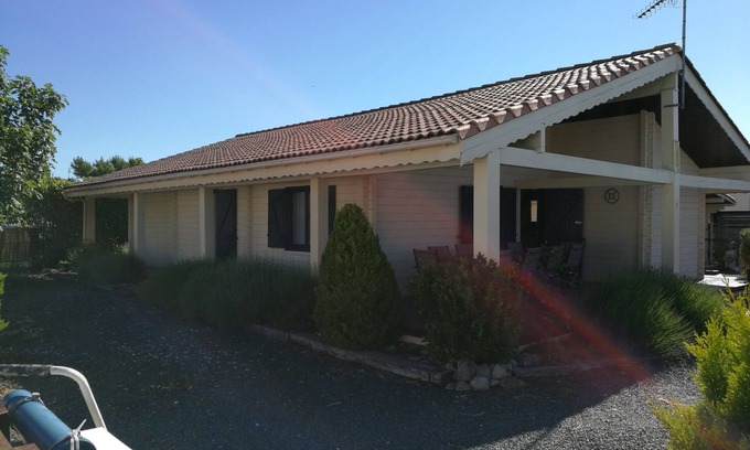 Marennes House | Rest assured in a charming wooden house .