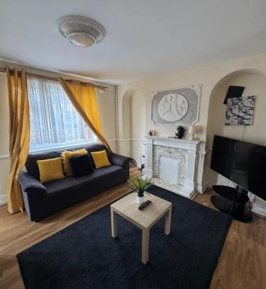 Tilbury House | Restful 3-Bed Retreat Tilbury