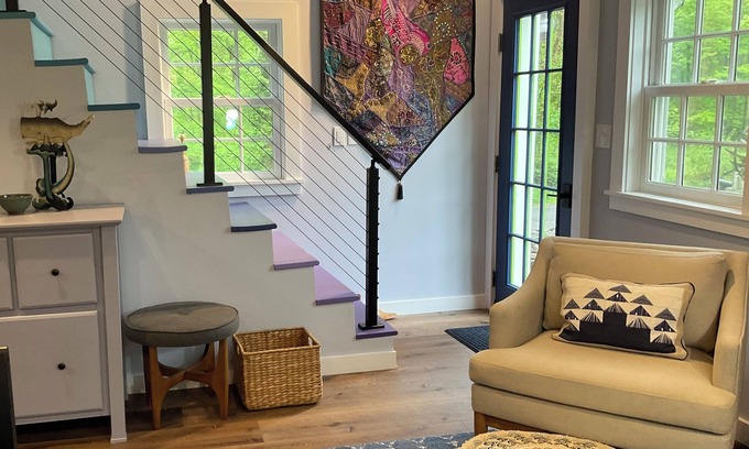 East Haddam Cottage | Resting on an 18 acre farm, this historic cottage is the retreat of your dreams