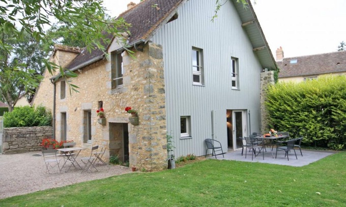 Cerise Cottage | Restored barn with garden, charm and comfort near Alençon