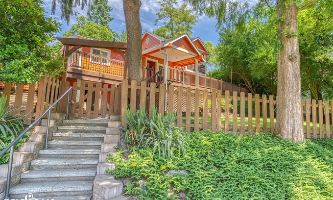 Multnomah Village House | Retreat at the Tangerine Bungalow!