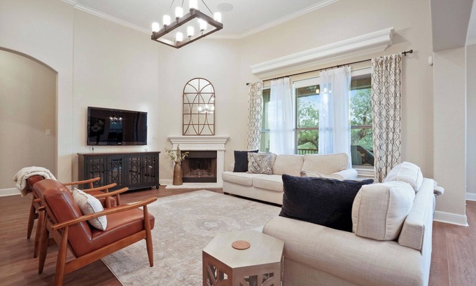 Spicewood House | Retreat House in Spicewood - Pet/Family Friendly