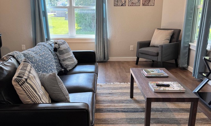 Marshall Apartment | Retreat near ETBU in Marshall