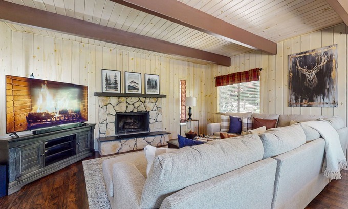 Blue Jay House | Retreat with gas grill, large deck, wood fireplace, lake access & AC